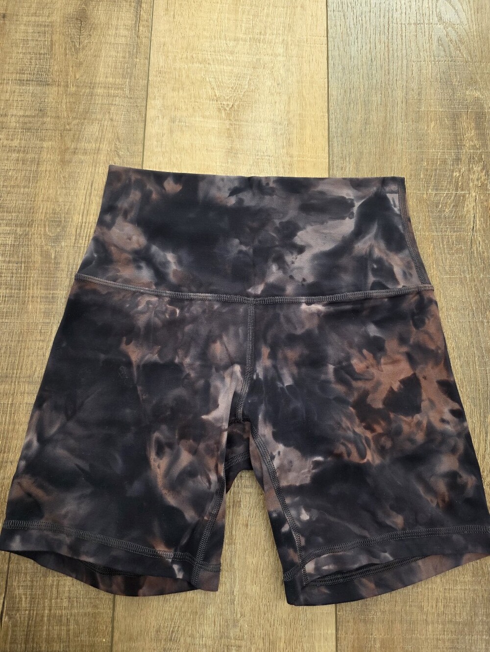 Lululemon Align High Rise Shorts - 6 Inch - Size 4